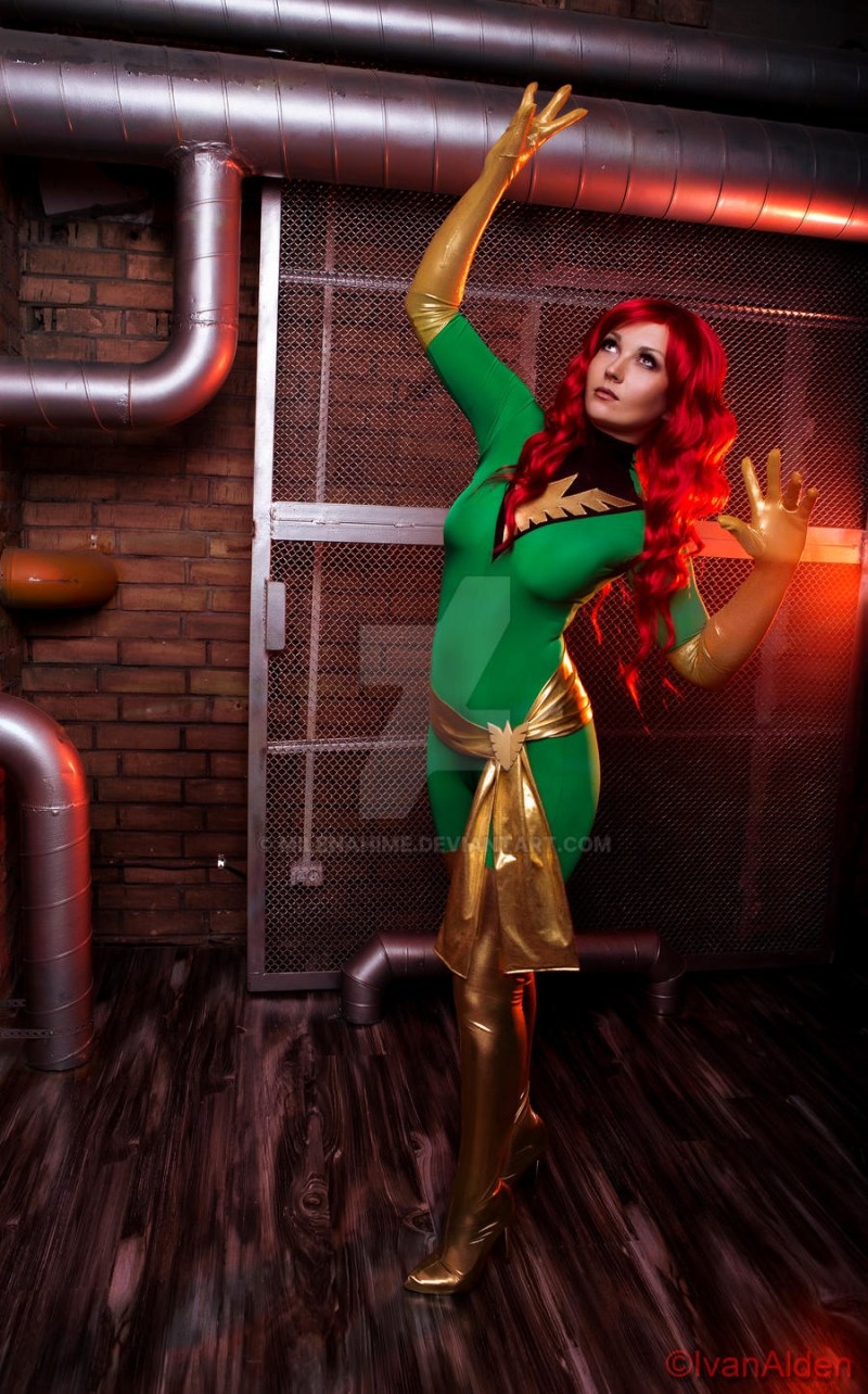X-Men - Jean Elaine Grey-Summers (Dark Phoenix) Cosplay - MilenaHime #02 - soft focus shot